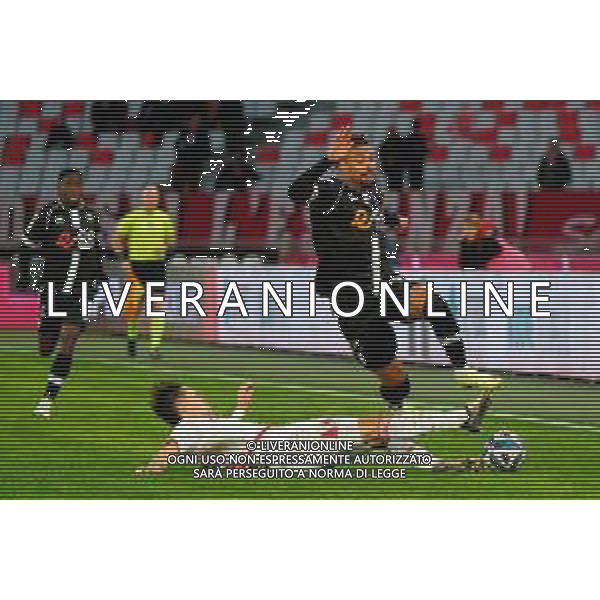 December 07, 2024 Bari, Italy - SSC Bari vs Cesena FC - Italian soccer serie B 2024/25 - San Nicola Stadium. In the pic: Joseph Ceesay of Cesena FC in action against Valerio Mantovani of SSC Bari- ©Emmanuele Mastrodonato - AGENZIA ALDO LIVERANI SAS