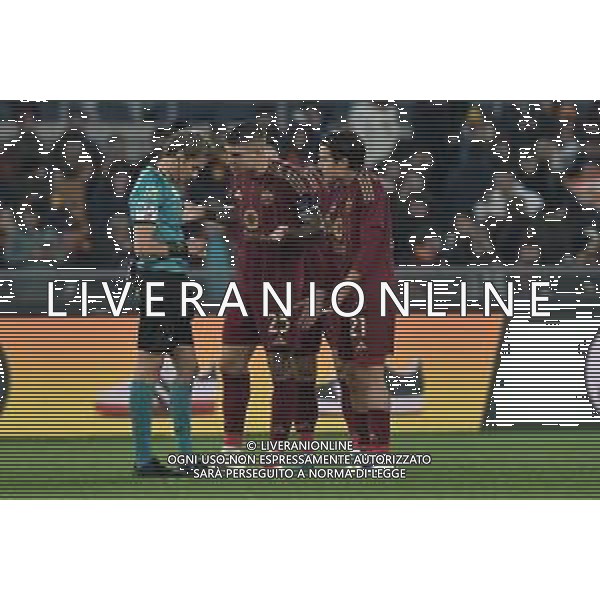 Roma vs Lecce Campionato Serie A Enilive - 15 Giornata Stadio Olimpico - Roma 07-12-2024 nella foto Proteste Roma con arbitro Chiffi ©Federico Gaetano - AGENZIA ALDO LIVERANI SAS