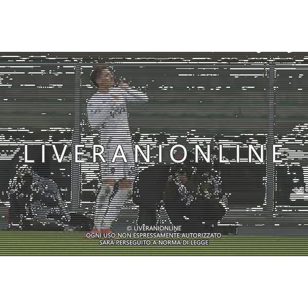 Sebastiano Esposito of Empoli FC celebrates after scoring second gol during Hellas Verona FC vs Empoli FC, 15° Serie A Enilive 2024-25 game at Marcantonio Bentegodi stadium in Verona (VR), Italy, on Dicember 08, 2024. (Photo by Davide Casentini) - AGENZIA ALDO LIVERANI SAS