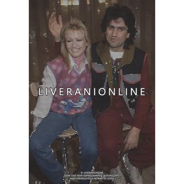 DIAP-RETROSPETTIVA TIZIANA RIVALE CANTANTE NELLA FOTO TIZIANA RIVALE CON TOTO COTUGNO A SANREMO NELL\'ANNO 1983 AG ALDO LIVERANI SAS