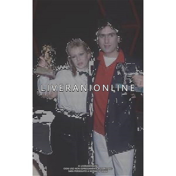 DIAP-RETROSPETTIVA TIZIANA RIVALE CANTANTE NELLA FOTO TIZIANA RIVALE CON TOTO COTUGNO A SANREMO NELL\'ANNO 1983 AG ALDO LIVERANI SAS