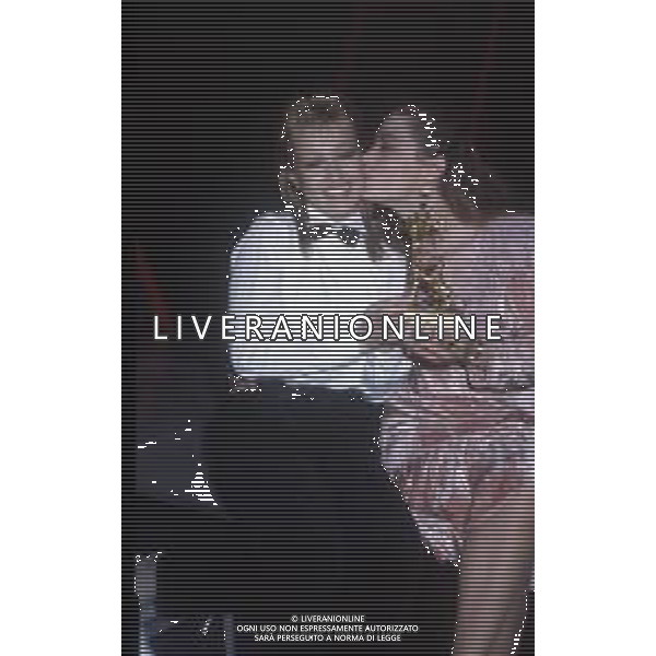 DIAP-RETROSPETTIVA TIZIANA RIVALE CANTANTE NELLA FOTO TIZIANA RIVALE CON ISABELLA RUSSINOVA A SANREMO NELL\'ANNO 1983 AG ALDO LIVERANI SAS 