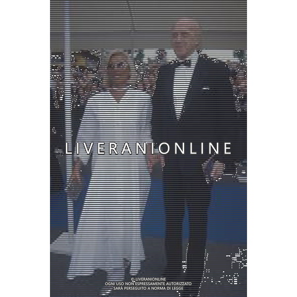 DIAP-RETROSPETTIVA RAIMONDO VIANELLO PRESENTATORE TELEVISIVO E ATTORE NELLA FOTO RAIMONDO VIANELLO CON SANDRA MONDAINI AG ALDO LIVERANI SAS