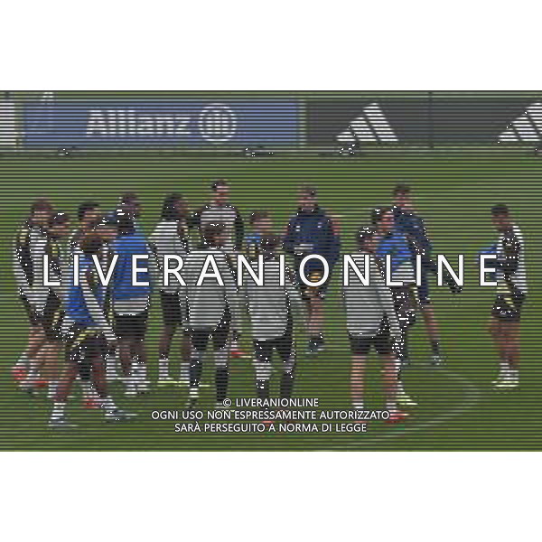 TVAF-Torino 10.12.2024 Continassa © Alessandro Falzone/Agenzia Aldo Liverani Allenamento Juventus Rifinitura partita Champions League Juventus vs Manchester City Nella foto: Thiago Motta e gruppo Juventus