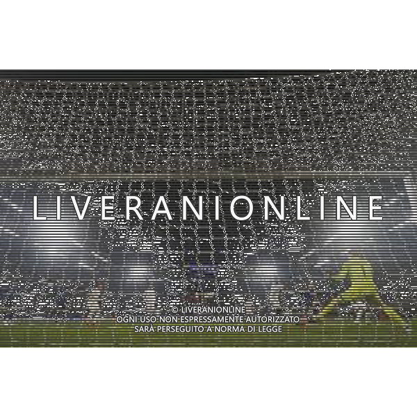 Mateo Retegui of Atalanta BC kick the ball hight during Atalanta BC vs Rela Madrid FC, 6° round of Chanpions League 2024-25, game at Gewiss stadiumo in Bergamo (BG), Italy, on Dicember 10, 2024. (Photo by Davide Casentini)-AGENZIA ALDO LIVERANI SAS