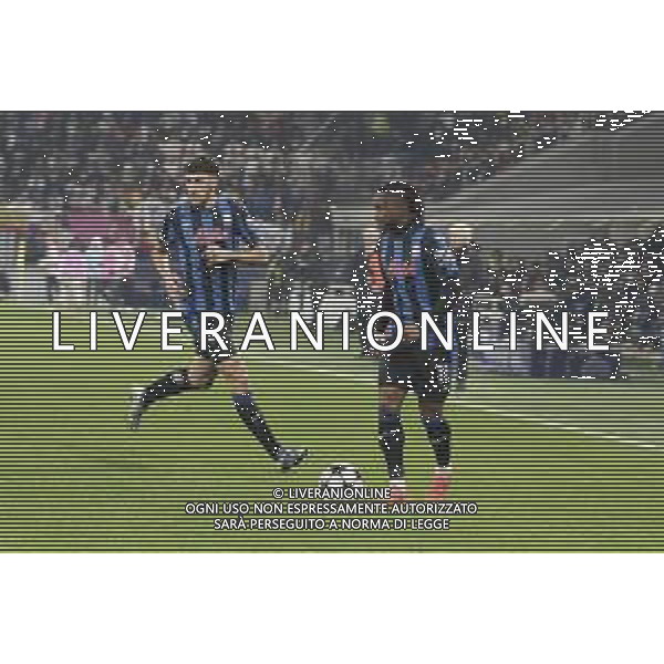 Ademola Lookman of Atalanta BC play the ball during Atalanta BC vs Rela Madrid FC, 6° round of Chanpions League 2024-25, game at Gewiss stadiumo in Bergamo (BG), Italy, on Dicember 10, 2024. (Photo by Davide Casentini)-AGENZIA ALDO LIVERANI SAS