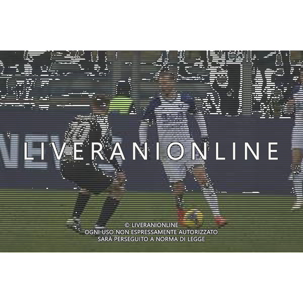Ondrej Duda of Hellas Verona FC competes for the ball with Antoine Hainaut of Parma AC during Parma Calcio vs Hellas Verona FC, 16° Serie A Enilive 2024-25 game at Ennio Tardini stadium in Parma (PR), Italy, on Dicember 15, 2024. (Photo by Davide Casentini)- AG ALDO LIVERANI SAS