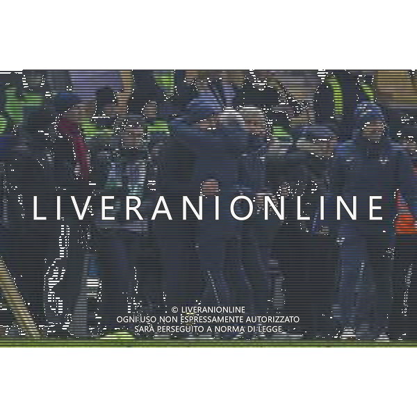 Paolo Zanetti Head Coach of Hellas Verona FC celebrate the victory at the end of Parma Calcio vs Hellas Verona FC, 16° Serie A Enilive 2024-25 game at Ennio Tardini stadium in Parma (PR), Italy, on Dicember 15, 2024. (Photo by Davide Casentini)- AG ALDO LIVERANI SAS