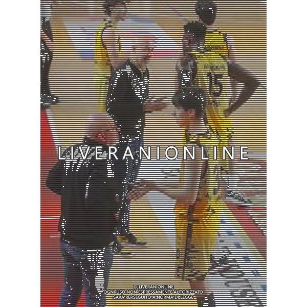 IMOLA 15 12 2024 NEUPHARMA VIRTUS IMOLA-PAFFONI FULGORBASKET OMEGNA SERIE B1 NELLA FOTO ALLENATORE DELLA VIRTUS IMOLA GIANLUIGI GALETTI CON TOMMASO PINZA FOTO GIANNI SANNA-AG ALDO LIVERANI SAS