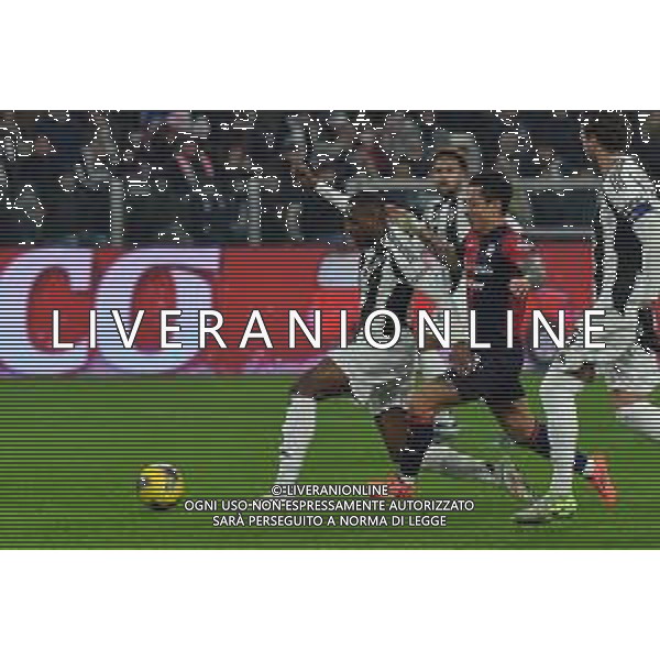 TVMV-Torino 17.12.2024 Allianz Stadium ©Manuela Viganti/Agenzia Aldo Liverani Juventus vs Cagliari Ottavi di Finale Coppa Italia Frecciarossa 2024/2025 Nella foto: pierre kalulu e gianluca lapadula ©Viganti/AGENZIA ALDO LIVERANI SAS