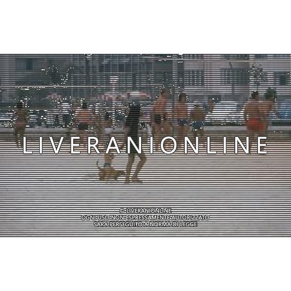 DIAP-BRASILE RIO DE JANEIRO NELLA FOTO LA SPIAGGIA DI CAPOCABANA ANNI 70 FOTO CARLO LORENINI-AG ALDO LIVERANI SAS