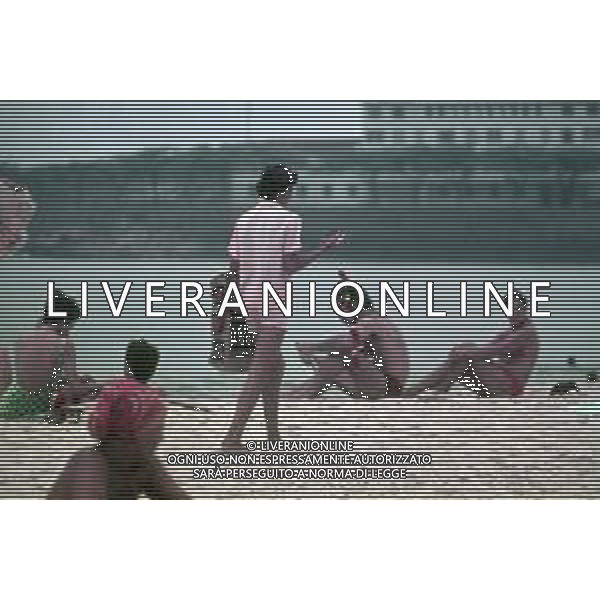 DIAP-BRASILE RIO DE JANEIRO NELLA FOTO LA SPIAGGIA DI CAPOCABANA ANNI 70 FOTO CARLO LORENINI-AG ALDO LIVERANI SAS