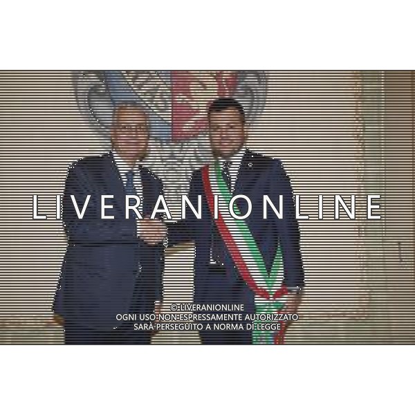 IMOLA 19 12 2024 il Sindaco di Imola Marco Panieri ha incontrato il nuovo Prefetto di Bologna Enrico Ricci.L incontro tato anche l occasione per uno scambio di saluti con i Vertici delle Forze dell\'Ordine della Citta di Imola e del Circondario Imolese, a conferma dell importanza di un dialogo costante tra le istituzioni NELLA FOTO DA SINISTRA PREFETTO DI BOLOGNA ENRICO RICCI E SINDACO MARCO PANIERI FOTO GIANNI SANNA-AG ALDO LIVERANI SAS