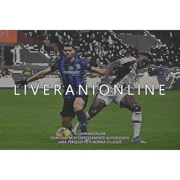 Inter vs Udinese nella foto Mehdi Taremi (Inter) e James Abankwah (Udinese) Milano 19-12-2024 Stadio Giuseppe Meazza - San Siro Coppa Italia Frecciarossa - ottavi di finale foto Roberto Garavaglia/Agenzia Aldo Liverani sas-AGENZIA ALDO LIVERANI SAS