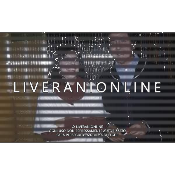 DIA-RETROSPETTIVA CORRADO MANTONI CONDUTTORE TELEVISIVO NELLA FOTO CORRADO MANTONI NELL’ANNO 1980 con PATRIZIA GIUGNO AG ALDO LIVERANI SAS