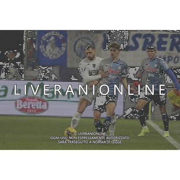 Charles De Ketelaere of Atalanta BC battle for the ball with Giuseppe Pezzella of Empoli FC during Atalanta BC vs Empoli FC, 17° Serie A Enilive 2024-25 game at Gewiss stadium in Bergamo (BG), Italy, on Dicember 22, 2024. (Photo by Davide Casentini)-AGENZIA ALDO LIVERANI SAS