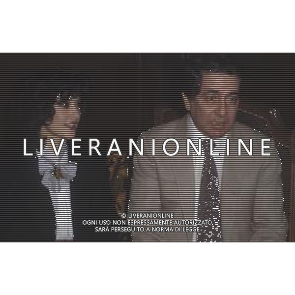 DIA-RETROSPETTIVA CORRADO MANTONI CONDUTTORE TELEVISIVO NELLA FOTO CORRADO MANTONI CON LINDA LORENZI ALLA CONDUZIONE DE ‘IL PRANZO E’ SERVITO’ NELL’ANNO 1982 AG ALDO LIVERANI SAS