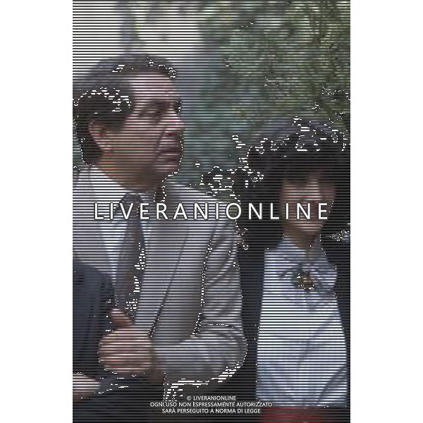 DIA-RETROSPETTIVA CORRADO MANTONI CONDUTTORE TELEVISIVO NELLA FOTO CORRADO MANTONI CON LINDA LORENZI ALLA CONDUZIONE DE ‘IL PRANZO E’ SERVITO’ NELL’ANNO 1982 AG ALDO LIVERANI SAS