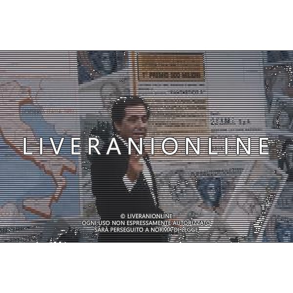 DIA-RETROSPETTIVA CORRADO MANTONI CONDUTTORE TELEVISIVO NELLA FOTO CORRADO MANTONI NELL’ANNO 1982 ALLA CONDUZIONE DI ‘FANTASTICO 3’ AG ALDO LIVERANI SAS