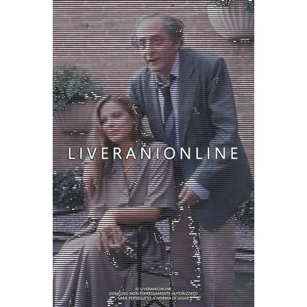 DIAP-RETROSPETTIVA ORNELLA MUTI ATTRICE NELLA FOTO ORNELLA MUTI CON IL REGISTA FRANCESCO MASELLI A VENEZIA NELL\'ANNO 1988 AG ALDO LIVERANI SAS