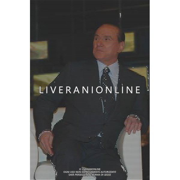 Roma 23/01/2006 - Il Preseidente del Consiglio Silvio Berlusconi ospite di Paolo Bonolis all\'interno della trasmissione televisiva \' Il senso della vita \' ph Agenzia aldo liverani