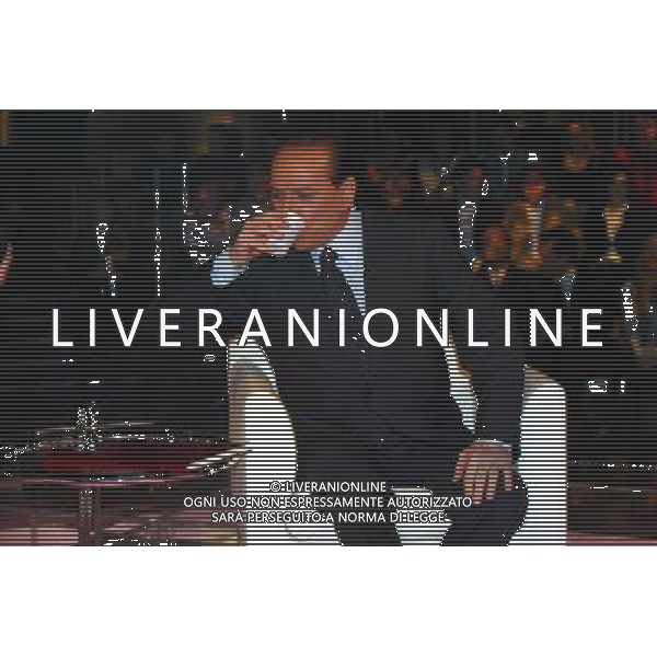 Roma 23/01/2006 - Il Preseidente del Consiglio Silvio Berlusconi ospite di Paolo Bonolis all\'interno della trasmissione televisiva \' Il senso della vita \' ph Agenzia aldo liverani