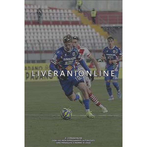 Luca Vido of AC Reggiana play the ball during Mantova 1911 vs AC Reggiana, 20° Serie B BKT 2024-25 game at Danilo Martelli stadium in Mantova (MN), Italy, on Dicember 29, 2024. (Photo by Davide Casentini)- AGENZIA ALDO LIVERANI SAS