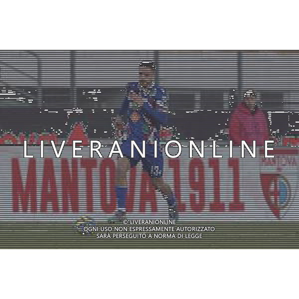 Andrea Meroni of AC Reggiana play the ball during Mantova 1911 vs AC Reggiana, 20° Serie B BKT 2024-25 game at Danilo Martelli stadium in Mantova (MN), Italy, on Dicember 29, 2024. (Photo by Davide Casentini)- AGENZIA ALDO LIVERANI SAS