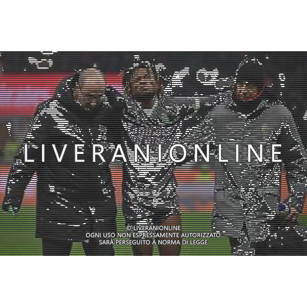 Milan vs Roma nella foto Samuel Chukwueze (Milan) esce infortunato Milano 29-12-2024 Stadio Giuseppe Meazza - San Siro Campionato Serie A Enilive - 18a giornata foto Roberto Garavaglia/Agenzia Aldo Liverani sas- AGENZIA ALDO LIVERANI SAS