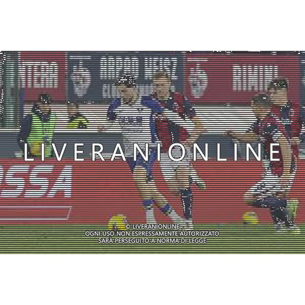Suat Serdar of Hellas Verona FC play the ball during Bologna BFC vs Hellas Verona FC, 18° Serie A Enilive 2024-25 game at Renato Dall\'Ara stadium in Bologna (BO), Italy, on Dicember 30, 2024. (Photo by Davide Casentini) -AGENZIA ALDO LIVERANI SAS
