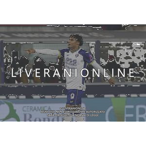 Amin Sarr of Hellas Verona FC celebrates after scoring during Bologna BFC vs Hellas Verona FC, 18° Serie A Enilive 2024-25 game at Renato Dall\'Ara stadium in Bologna (BO), Italy, on Dicember 30, 2024. (Photo by Davide Casentini) -AGENZIA ALDO LIVERANI SAS