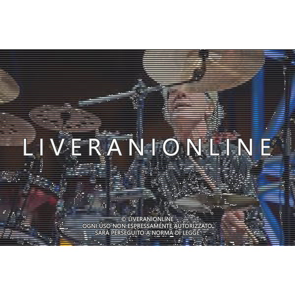 31-12-2024. Concerto di Stewart Copeland (batterista e fondatore del gruppo Police) e la sua band, capodanno 2025 a cagliari, in Piazza Yenne. Foto Salvatore Moi/Agenzia Aldo Liverani s.as. Nella foto: Stewart Copeland (batterista e fondatore del gruppo Police)