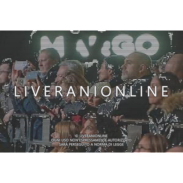 31-12-2024. Concerto di Stewart Copeland (batterista e fondatore del gruppo Police) e la sua band, capodanno 2025 a cagliari, in Piazza Yenne. Foto Salvatore Moi/Agenzia Aldo Liverani s.as. Nella foto: Pubblico al concerto di Stewart Copeland (batterista e fondatore del gruppo Police)
