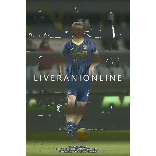Pawel Dawidowicz of Hellas Verona FC play the ball during Hellas Verona FC vs Udinese Calcio, 19° Serie A Enilive 2024-25 game at Marcantonio Bentegodi stadium in Verona (VR), Italy, on January 04, 2025. (Photo by Davide Casentini)-AGENZIA ALDO LIVERANI SAS