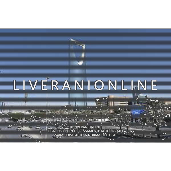 TVRG Riyadh panoramiche nella foto la King Fahd Road e al centro il Kingdom Centre Riyadh (SA) 06-01-2025 Panoramiche della città di Riyadh capitale dell\'Arabia Saudita foto Roberto Garavaglia/Agenzia Aldo Liverani sas