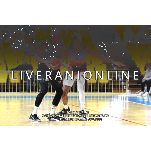 Reggio Calabria 05/01/2025 PalaCalafiore Campionato Serie B Interregionale Basket maschile. Redel Viola Reggio Calabria vs Siaz P.za Armerina. In foto: Luzza P.za Armerina e Ani Redel Viola foto pasquale gareffa-ag aldo liverani sas