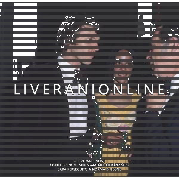 COL-RETROSPETTIVA MALCOM MCDOWELL ATTORE NELLA FOTO MALCOM MCDOWELL CON LA MOGLIE MARGOT BENNETT A CANNES NELL\'ANNO 1973 AG ALDO LIVERANI SAS 