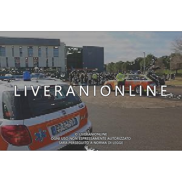 IMOLA 10 01 2025 UN PRINCIPIO DI INTOSSICAZIONE DEGLI ALCUNI ALUNNI,PROF E LE BIDELLE ALLA SCUOLA MEDIA ORSINI IN PEDAGNA I.C.7 . PORTATI IN OSPEDALE PER GLI ACCERTAMENTI. SULL POSTO 118, VIGILI DEL FUOCO, POLIZIA DI STATO, CARABINIERI LA SCUOLA E\' STATA EVACUATA FOTO GIANNI SANNA-AG ALDO LIVERANI SAS