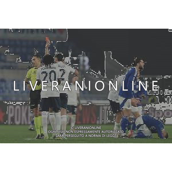 Lazio vs Como Campionato Serie A Enilive - 20 Giornata Stadio Olimpico - Roma 10-01-2025 nella foto arbitro Tremolada estrae il cartellino rosso per l’espulsione di Tchaouna ©Federico Gaetano - AGENZIA ALDO LIVERANI SAS