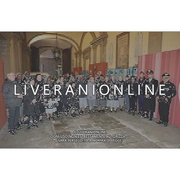 IMOLA 11 01 2025 INAUGURAZIONE MOSTRA FOTOGRAFICA NELL\'ANDRONE DEL PALAZZO COMUNALE PER I 100 ANNI DELLA FONDAZIONE DELL\'ISTITUTO SANTA TERESA DEL BAMBINO GESU\' NELLA FOTO ERIKA CAVALLERETTO NUOVA SUPERIORE GENERALE DELLE PICCOLE SUORE DI SANTA TERESA DI GESU\' CON SINDACO DI IMOLA MARCO PANIERI FORZE DELL\'ORDINE DON PIER PAOLO PASINI MONS ANDREA QUERZE\' foto gianni sanna-ag aldo liverani sas