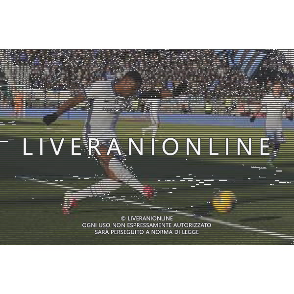 Denzel Dumfries of Inter FC kick the ball during Venezia FC vs FC Internazionale, 20° Serie A Enilive 2024-25 game at Pier Luigi Penzo stadium in Venezia (VE), Italy, on January 12, 2025. (Photo by Davide Casentini)- AGENZIA ALDO LIVERANI SAS