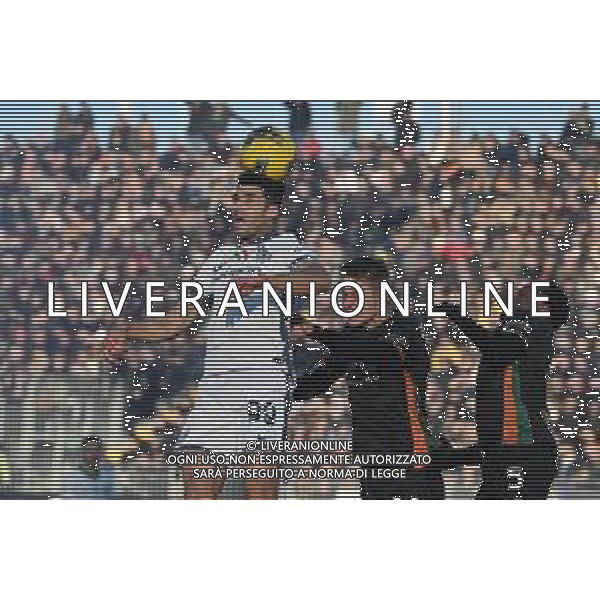 Venezia vs Inter nella foto Mehdi Taremi (Inter) e dietro Hans Nicolussi Caviglia (Venezia) Venezia 12-01-2025 Stadio Pier Luigi Penzo Campionato Serie A Enilive - 20a giornata foto Roberto Garavaglia/Agenzia Aldo Liverani sas