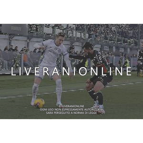 Piotr Zielinski of Inter FC battle for the ball with Mikael Egill Ellertsson of Venezia FC during Venezia FC vs FC Internazionale, 20° Serie A Enilive 2024-25 game at Pier Luigi Penzo stadium in Venezia (VE), Italy, on January 12, 2025. (Photo by Davide Casentini) - AGENZIA ALDO LIVERANI SAS