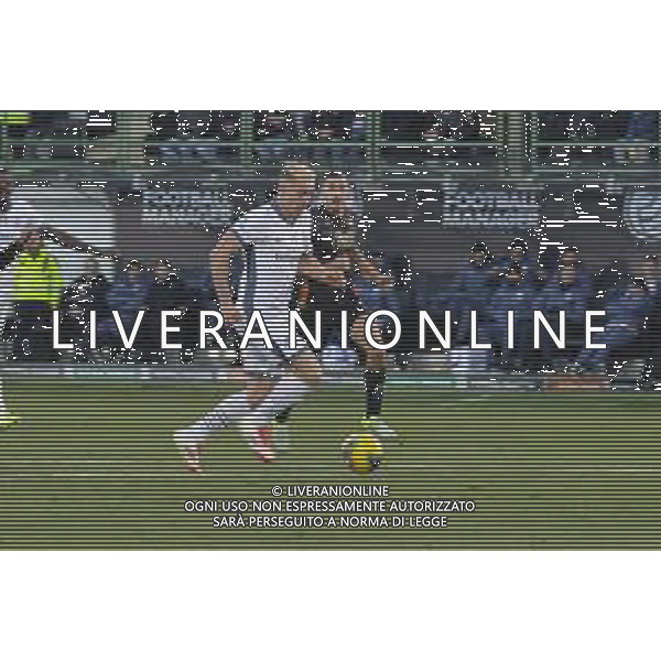 Davide Frattesi of Inter FC play the ball during Venezia FC vs FC Internazionale, 20° Serie A Enilive 2024-25 game at Pier Luigi Penzo stadium in Venezia (VE), Italy, on January 12, 2025. (Photo by Davide Casentini) - AGENZIA ALDO LIVERANI SAS