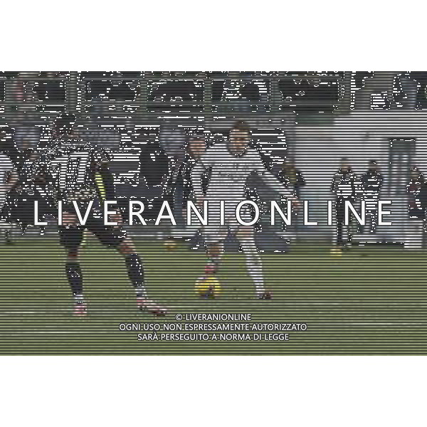 Piotr Zielinski of Inter FC play the ball during Venezia FC vs FC Internazionale, 20° Serie A Enilive 2024-25 game at Pier Luigi Penzo stadium in Venezia (VE), Italy, on January 12, 2025. (Photo by Davide Casentini) - AGENZIA ALDO LIVERANI SAS