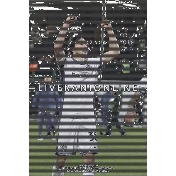 Matteo Darmian of Inter FC celebrate the victory at the end of Venezia FC vs FC Internazionale, 20° Serie A Enilive 2024-25 game at Pier Luigi Penzo stadium in Venezia (VE), Italy, on January 12, 2025. (Photo by Davide Casentini) - AGENZIA ALDO LIVERANI SAS