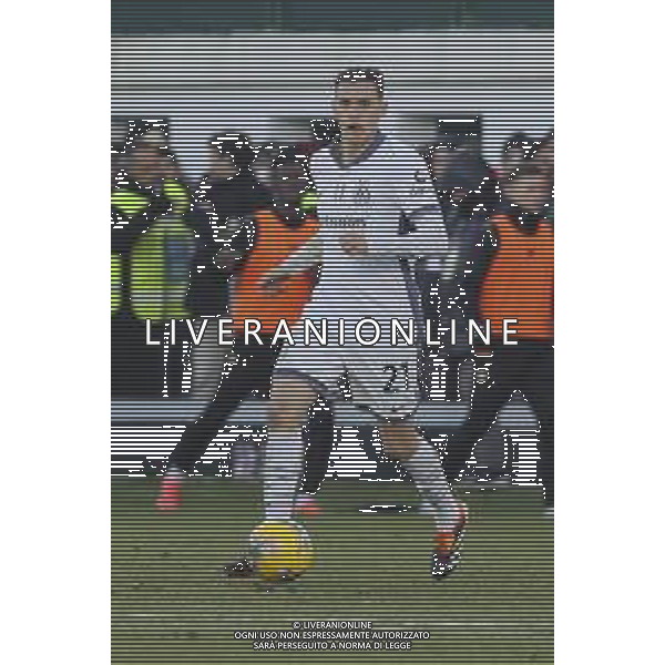Kristjan Asllani of Inter FC play the ball during Venezia FC vs FC Internazionale, 20° Serie A Enilive 2024-25 game at Pier Luigi Penzo stadium in Venezia (VE), Italy, on January 12, 2025. (Photo by Davide Casentini) - AGENZIA ALDO LIVERANI SAS