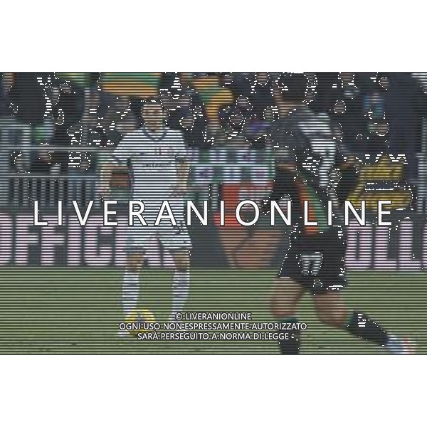 Matteo Darmian of Inter FC play the ball during Venezia FC vs FC Internazionale, 20° Serie A Enilive 2024-25 game at Pier Luigi Penzo stadium in Venezia (VE), Italy, on January 12, 2025. (Photo by Davide Casentini) - AGENZIA ALDO LIVERANI SAS