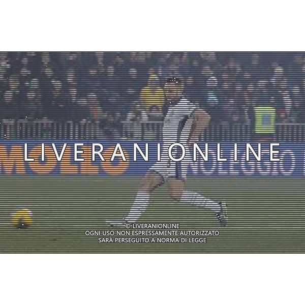 Stefan de Vrij of Inter FC play the ball during Venezia FC vs FC Internazionale, 20° Serie A Enilive 2024-25 game at Pier Luigi Penzo stadium in Venezia (VE), Italy, on January 12, 2025. (Photo by Davide Casentini) - AGENZIA ALDO LIVERANI SAS