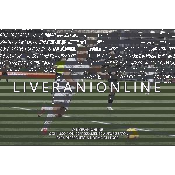 Davide Frattesi of Inter FC play the ball during Venezia FC vs FC Internazionale, 20° Serie A Enilive 2024-25 game at Pier Luigi Penzo stadium in Venezia (VE), Italy, on January 12, 2025. (Photo by Davide Casentini)- AGENZIA ALDO LIVERANI SAS